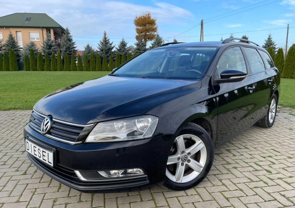 Volkswagen Passat cena 27900 przebieg: 245000, rok produkcji 2013 z Żelechów małe 667